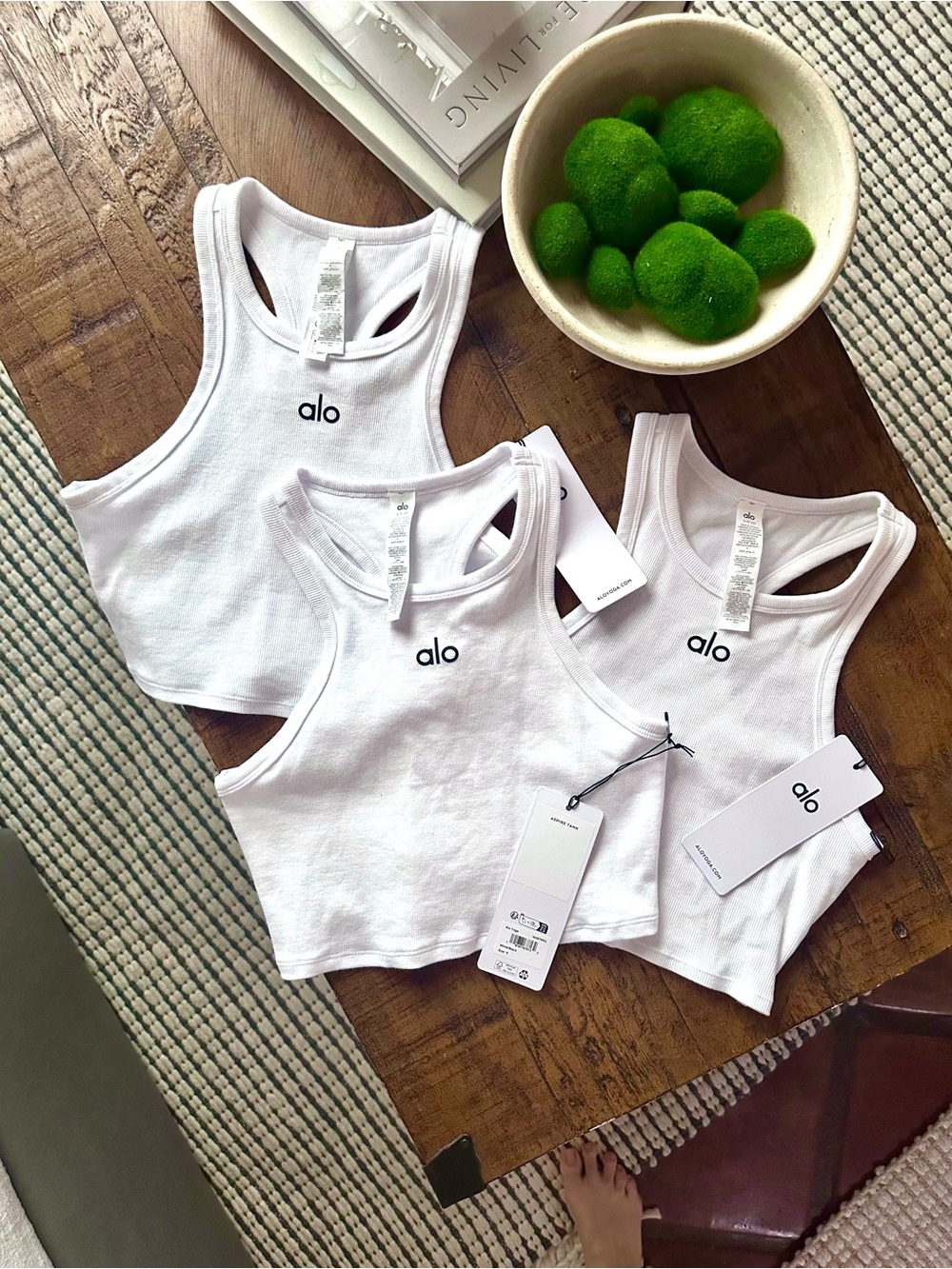 Alo Yoga Aspire tank bundle